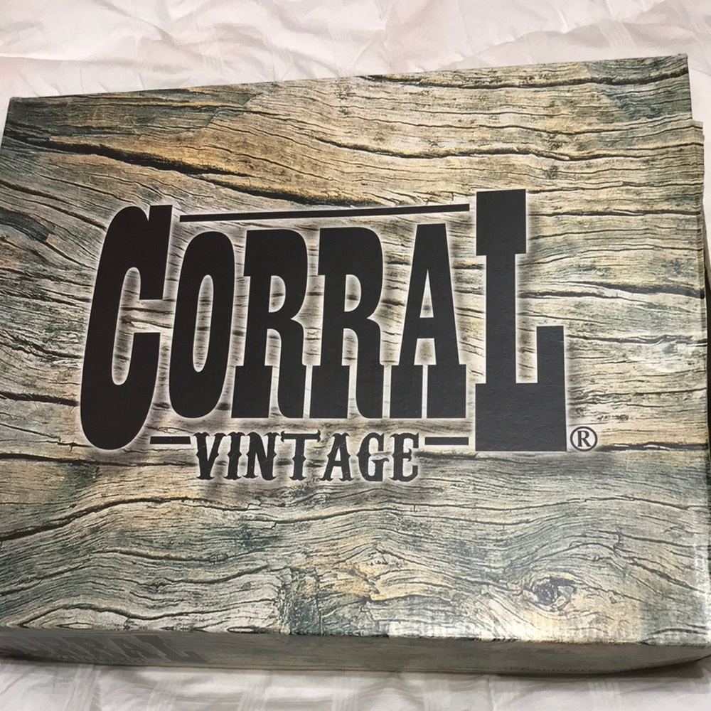 Corral Vintage BOOTS, Size 9 - Picture 8 of 17